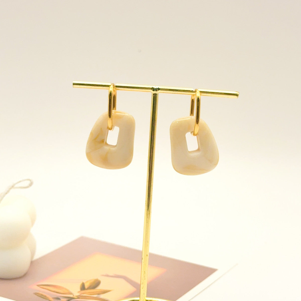 Boucles d'oreilles forme irrégulière - Ecru