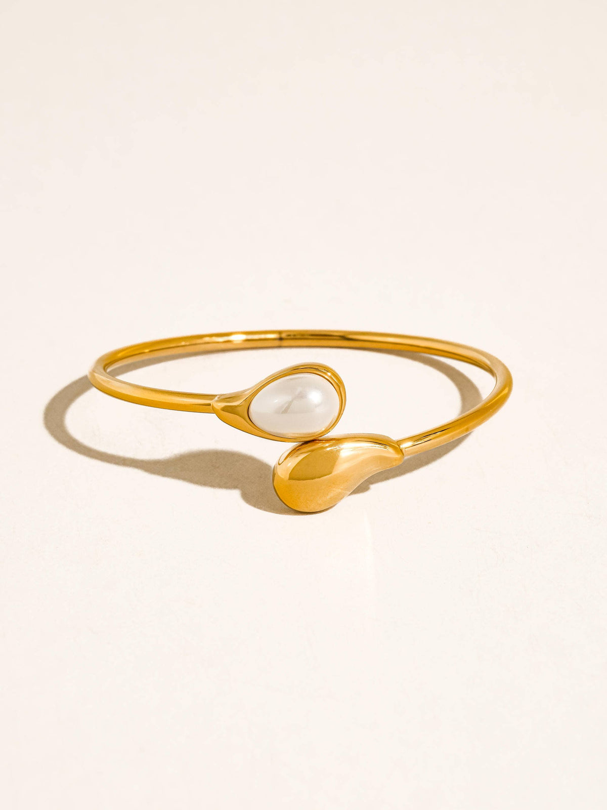 Bracelet manchette ouvert Harbor en or 18 carats, anti-ternissement, orné de pierres: Brown