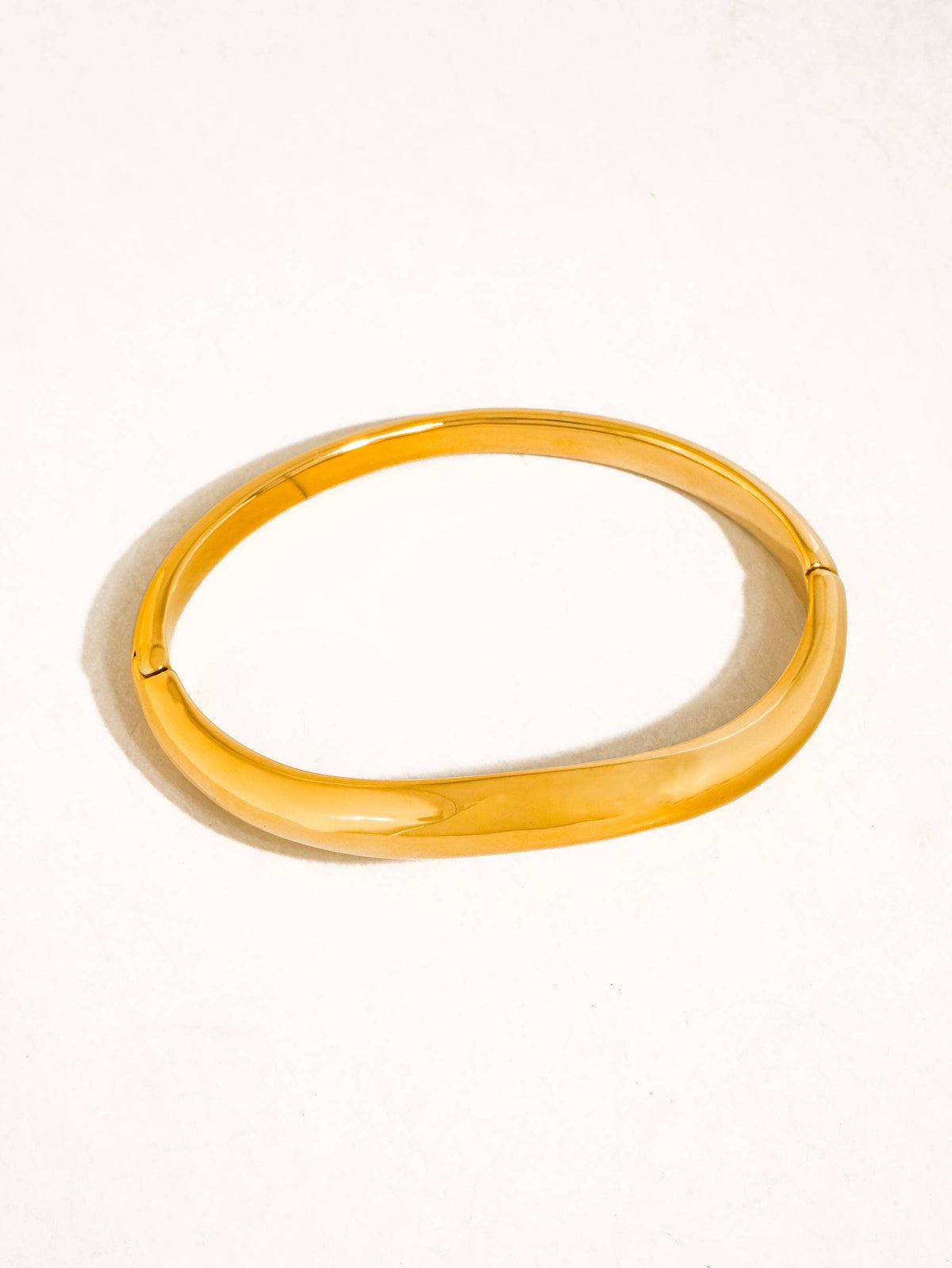 Bracelet jonc sculptural Mathieu en or 18 carats, sans ternir: Argent