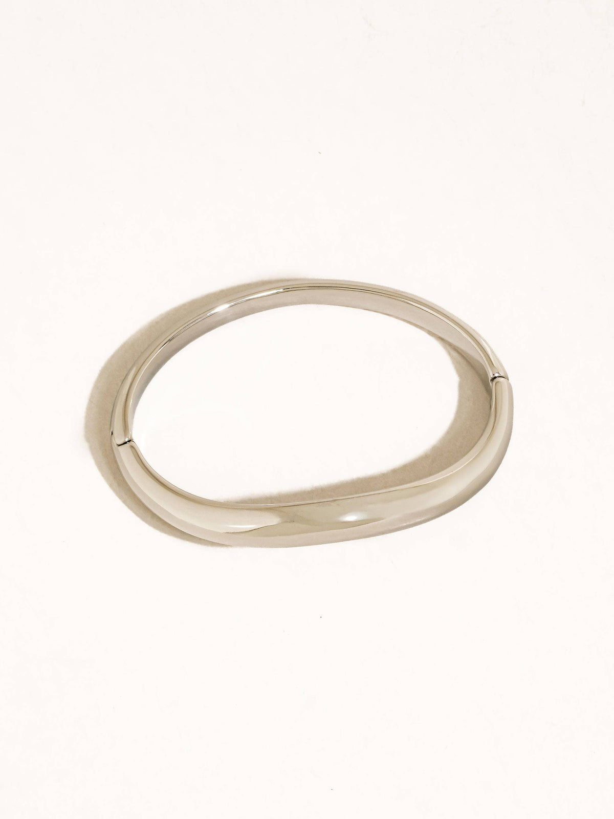 Bracelet jonc sculptural Mathieu en or 18 carats, sans ternir: Argent