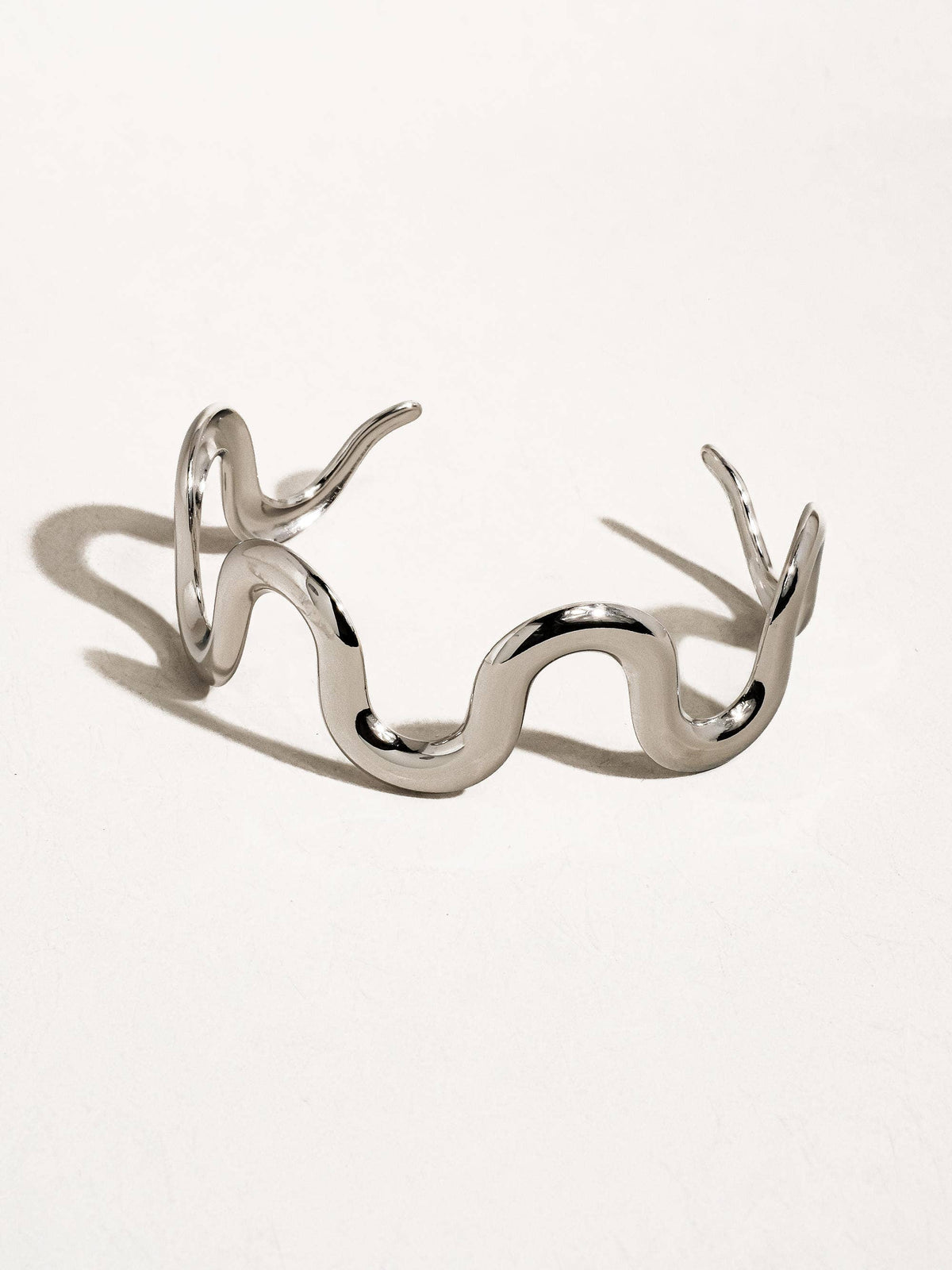 Bracelet audacieux ondulé en or 18 carats résistant au ternissement Félix: Or jaune