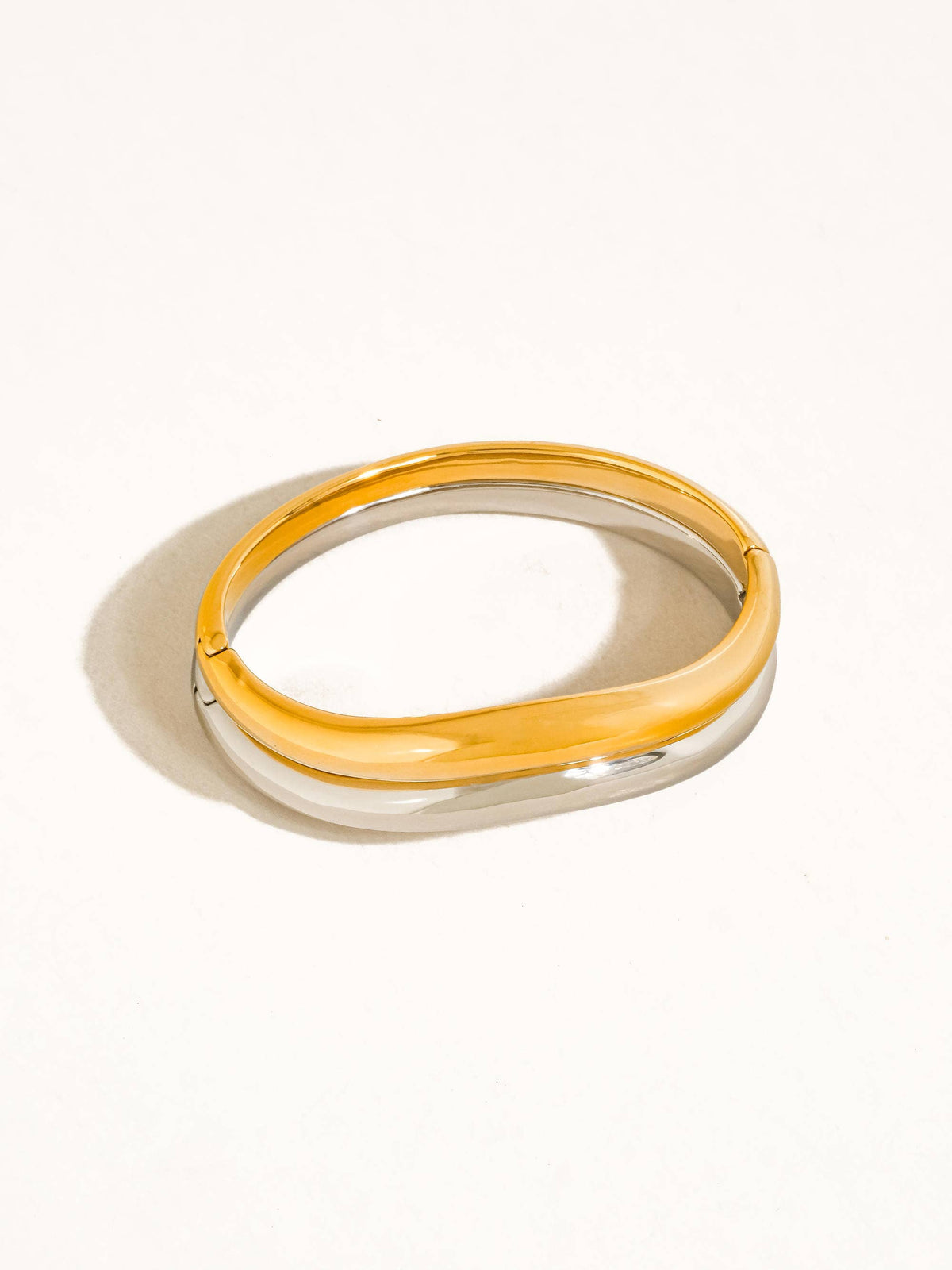 Bracelet jonc sculptural Mathieu en or 18 carats, sans ternir: Argent